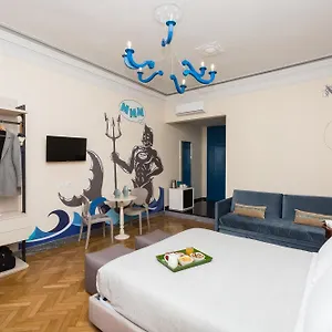 tritone-125.it-romehotels.com/
