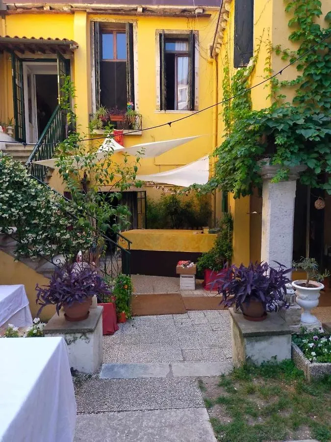 Venezia Naturalmente Bed & Breakfast  Venice